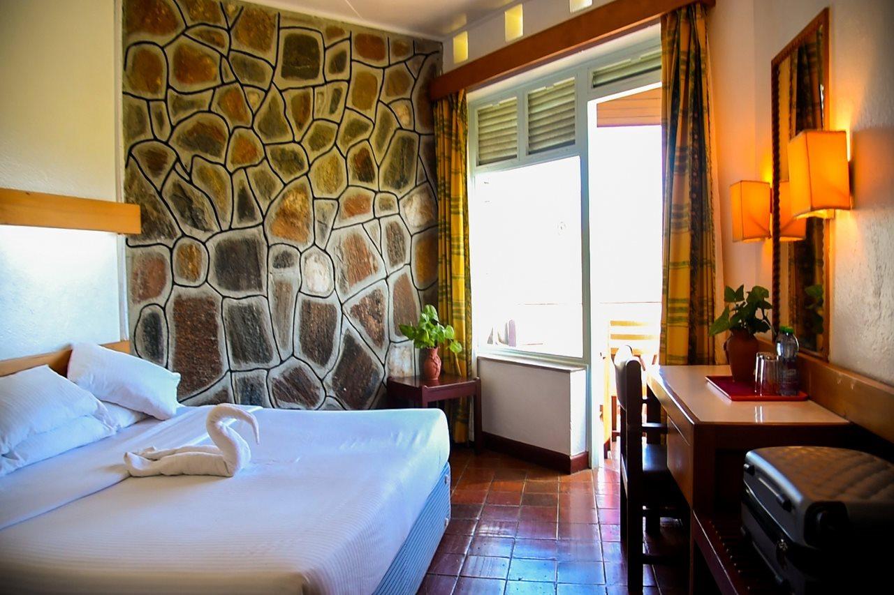Ngulia Safari Lodge Tsavo Bagian luar foto