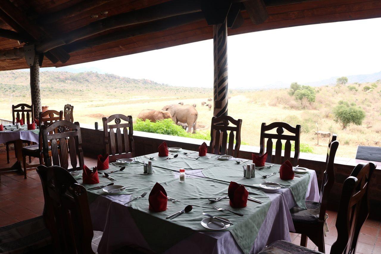 Ngulia Safari Lodge Tsavo Bagian luar foto