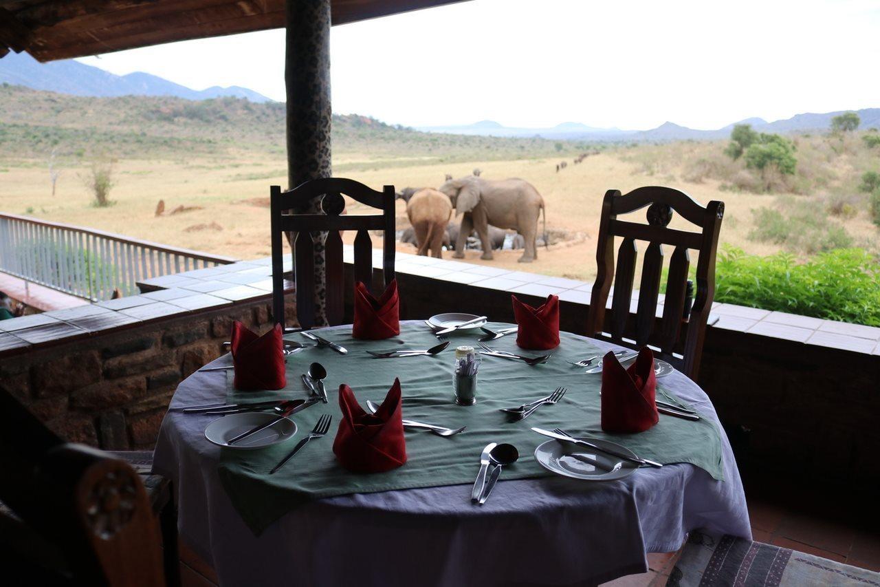 Ngulia Safari Lodge Tsavo Bagian luar foto