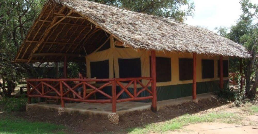 Ngulia Safari Lodge Tsavo Bagian luar foto
