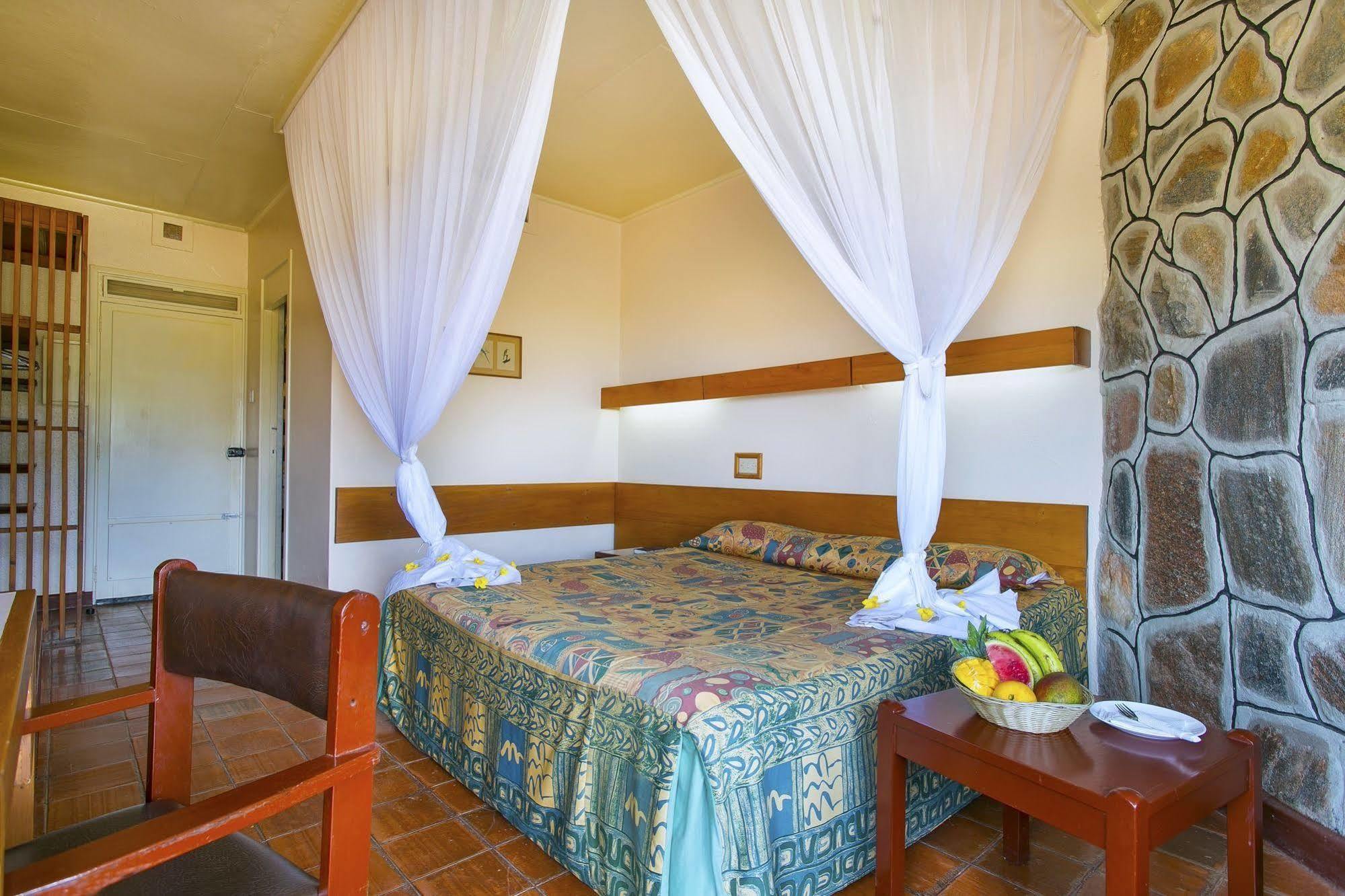 Ngulia Safari Lodge Tsavo Bagian luar foto